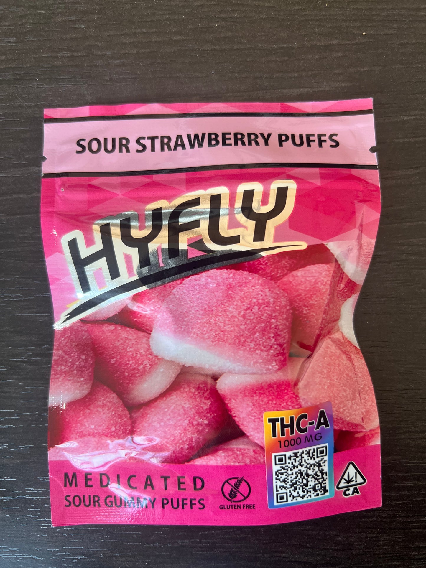 Hyfly Medicated Sour Strawberry Gummy Puffs - 1000mg THCA - Bittchaser Smoke Shop