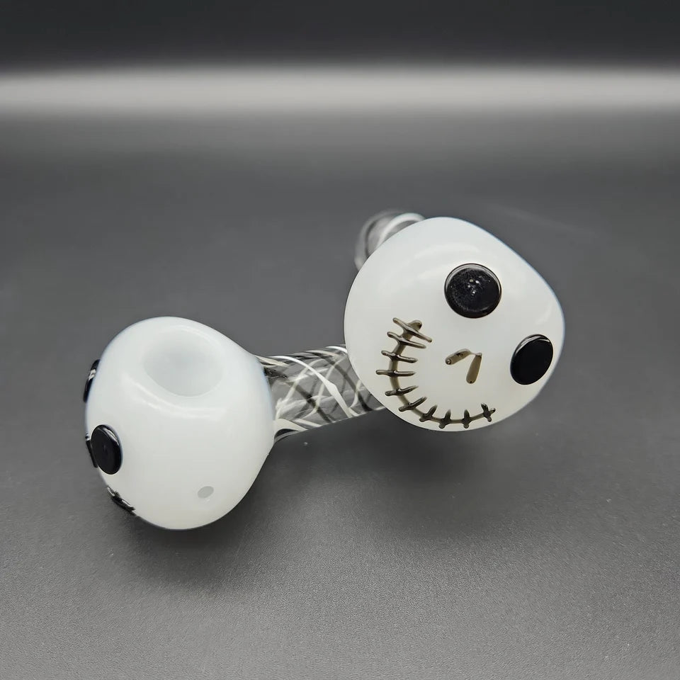 4.5" Halloween Skeleton Hand Pipe