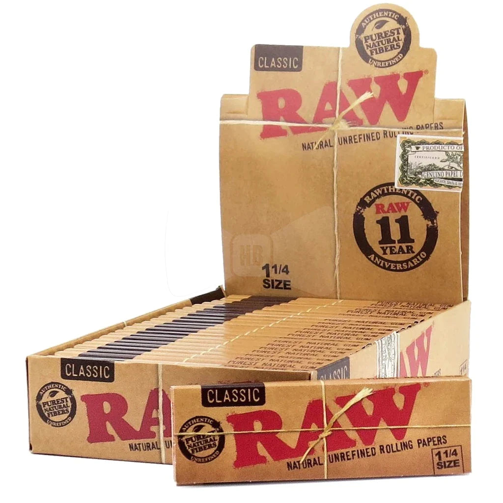 Raw Classic 1 1/4 Size Brown Rolling Paper (Full Box)